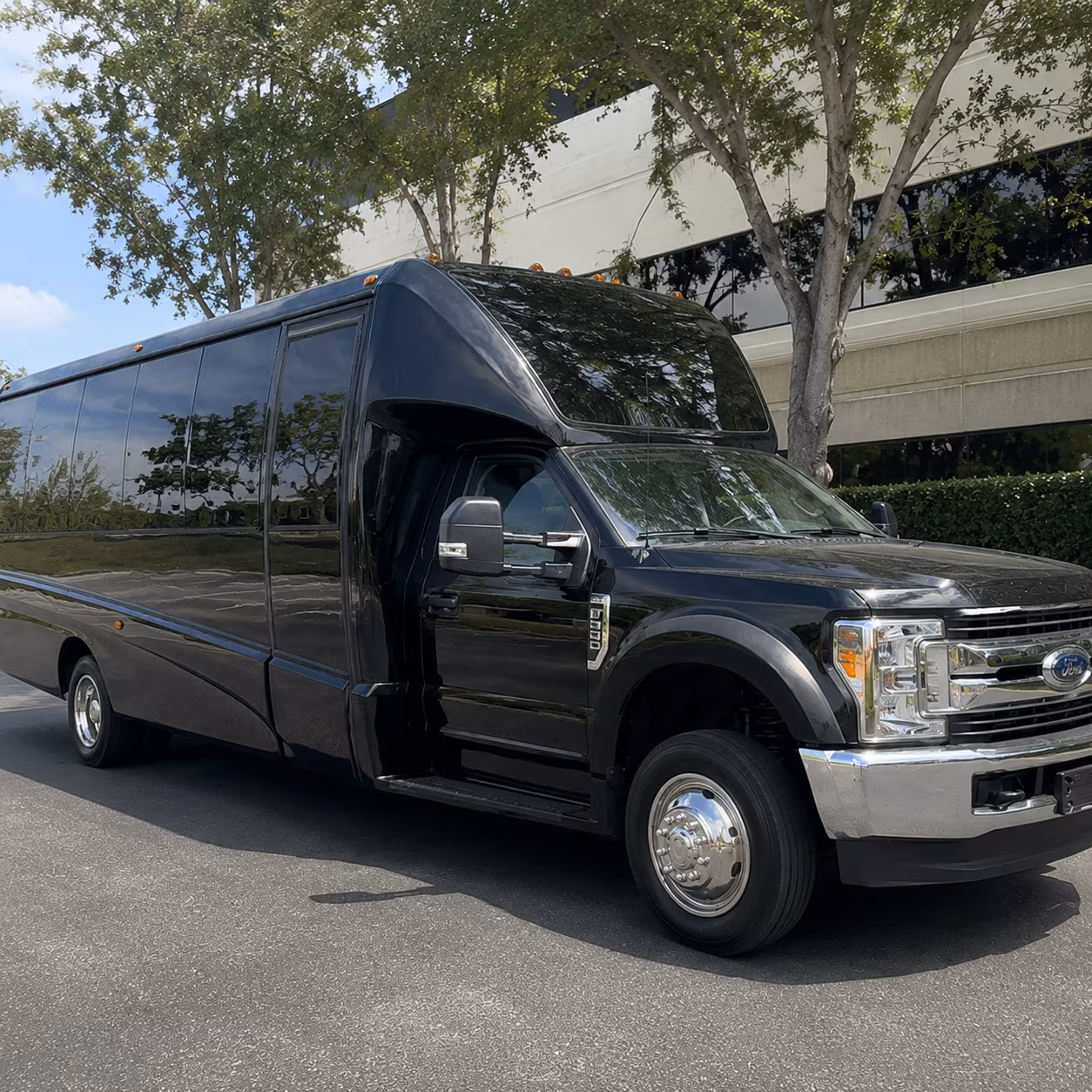 party buses for concerts bar crawls and full nights out in st pete