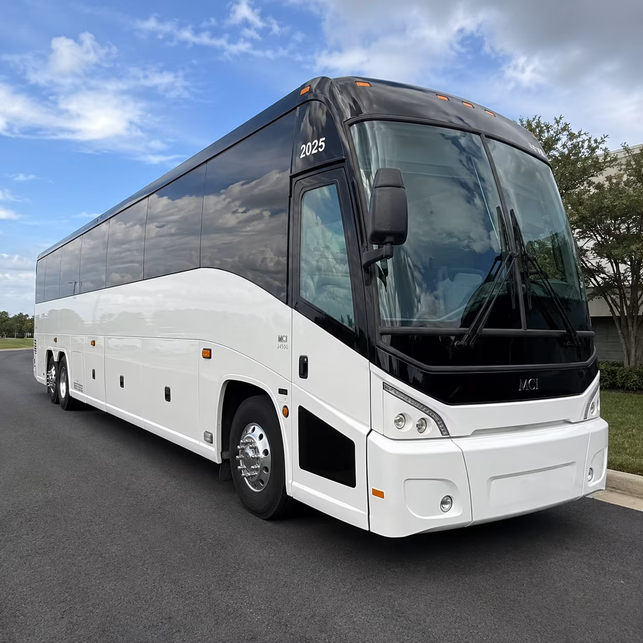 shuttle your team between downtown st pete hotels and the tampa convention center